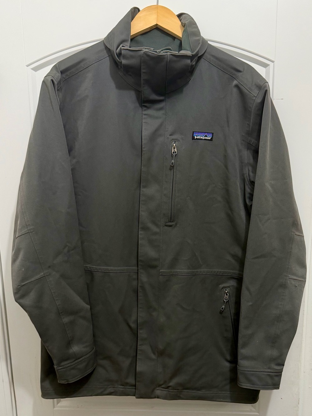 Patagonia Men’s Tres Waterproof Shell, Black, Medium, 28385